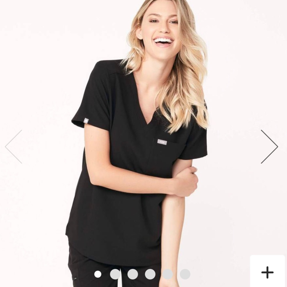 Figs scrub top